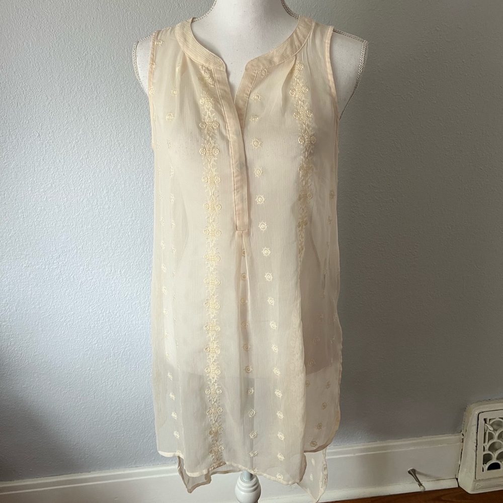 Knox Rose Cream Chiffon Embroidered High Low Sleeveless Flowy Blouse